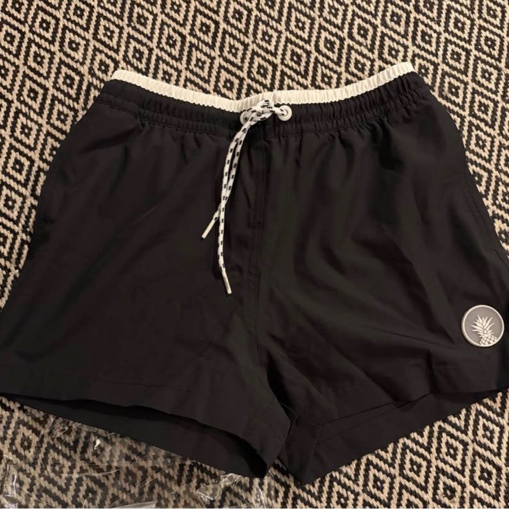 Chubbies The Capes Black Classic Stretch Swim Trunks 4" Sz XS NWOT